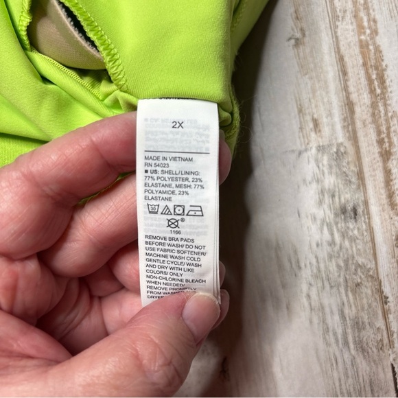 Old Navy Active Powersoft Long Line Sports Bra Top Plus Size 2X Neon Green - Picture 9 of 15